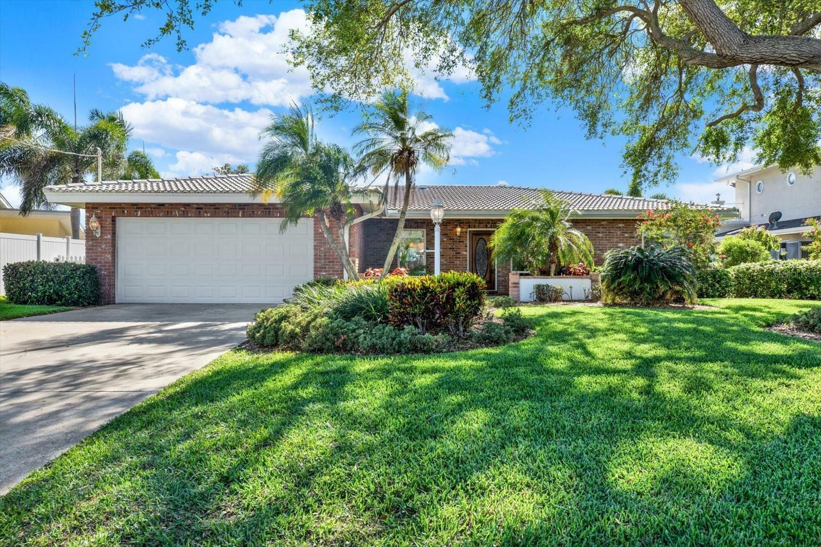 Property Photo:  11884 Walker Avenue  FL 33772 