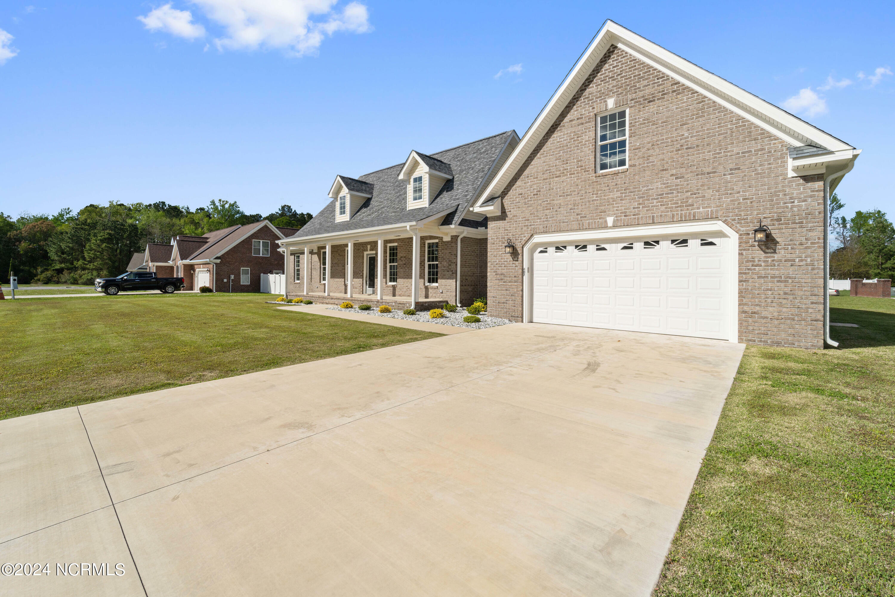 Property Photo:  407 King Richard Court  NC 28546 