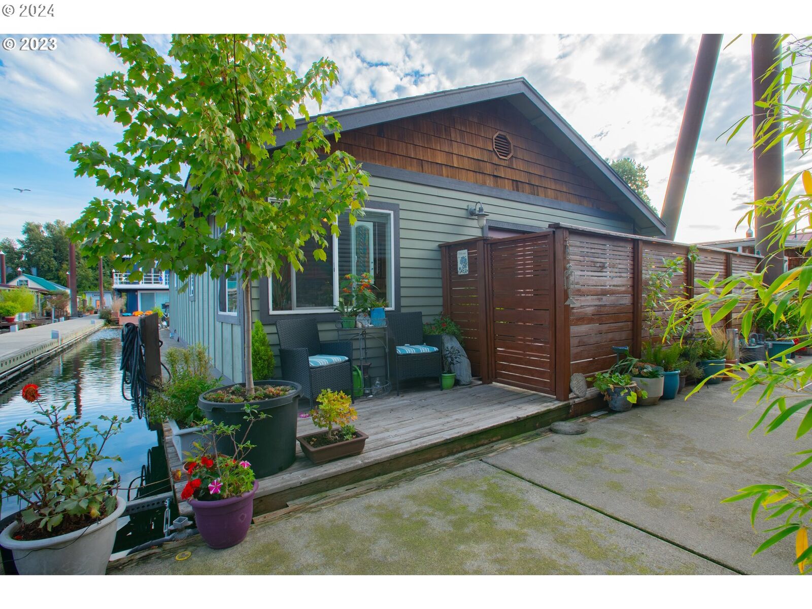 Property Photo:  11668 N Island Cove Ln  OR 97217 