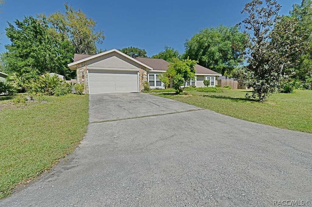 Property Photo:  9239 E Windwood Loop  FL 34450 