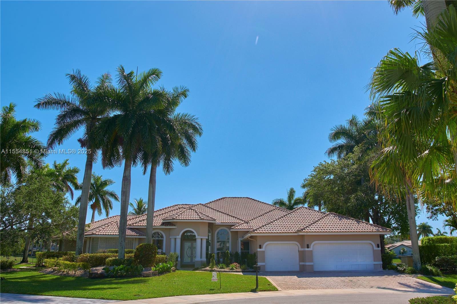 Property Photo:  2534 Poinciana Dr  FL 33327 