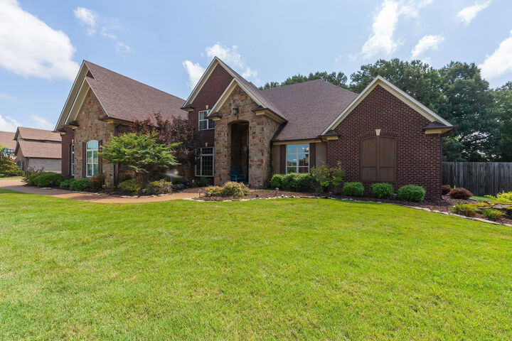 Property Photo: 158 Nottingham Drive TN 38305