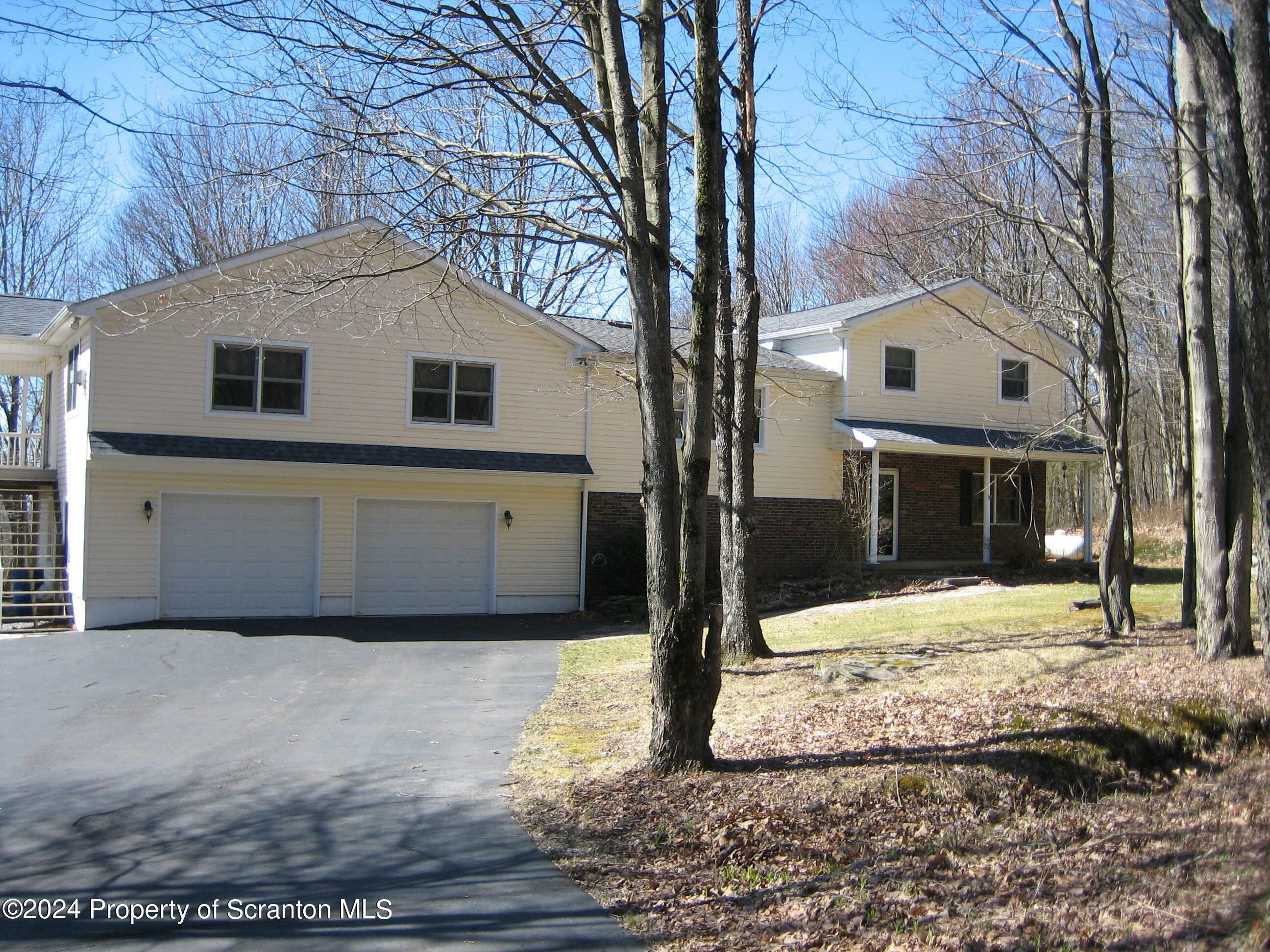 105 Elkview Drive  Clifford Twp PA 18421 photo