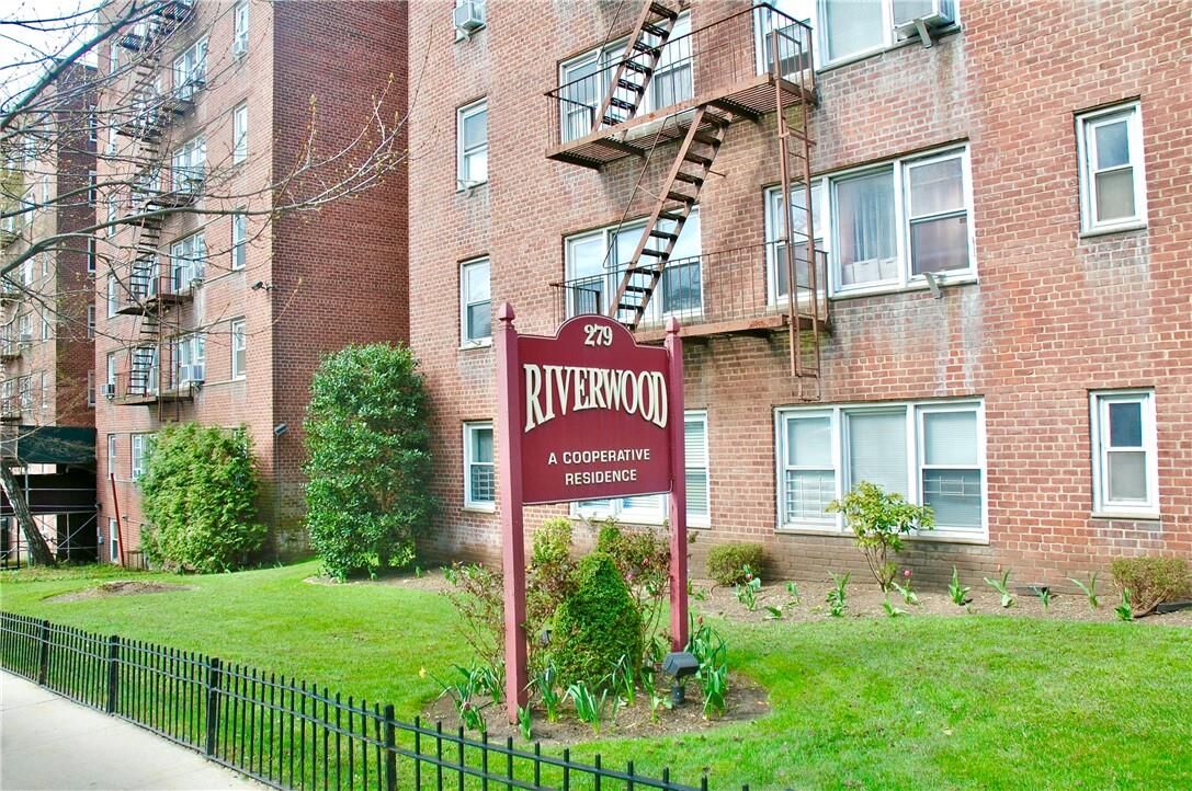 Property Photo: 279 North Broadway Street 4H NY 10701