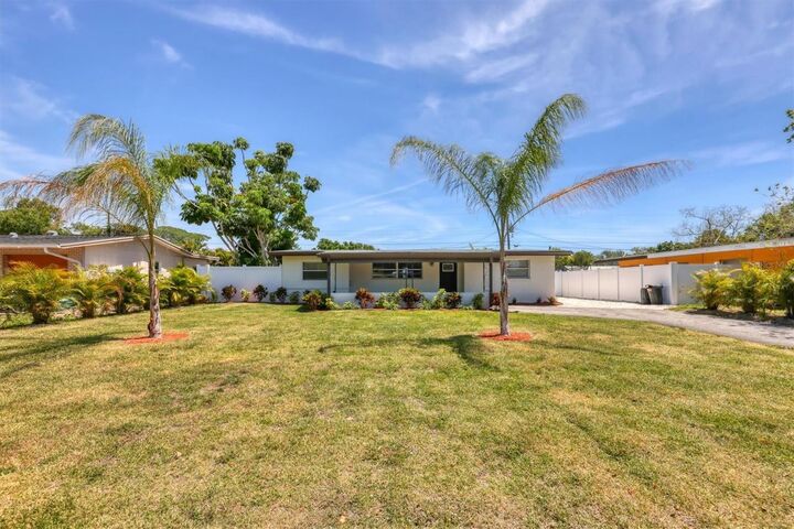 Property Photo: 5803 23rd Street W FL 34207