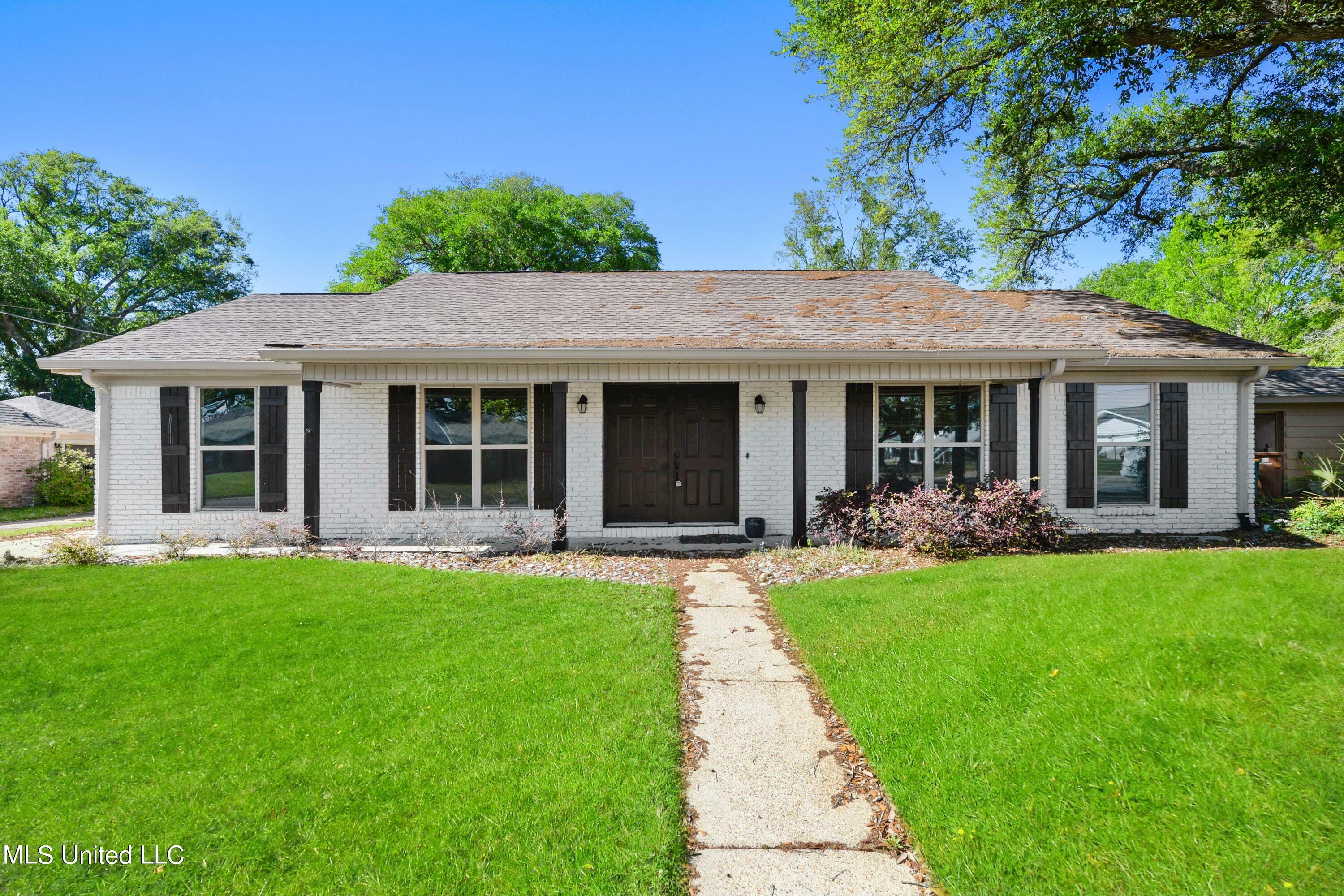 Property Photo:  2454 S Shore Drive  MS 39532 