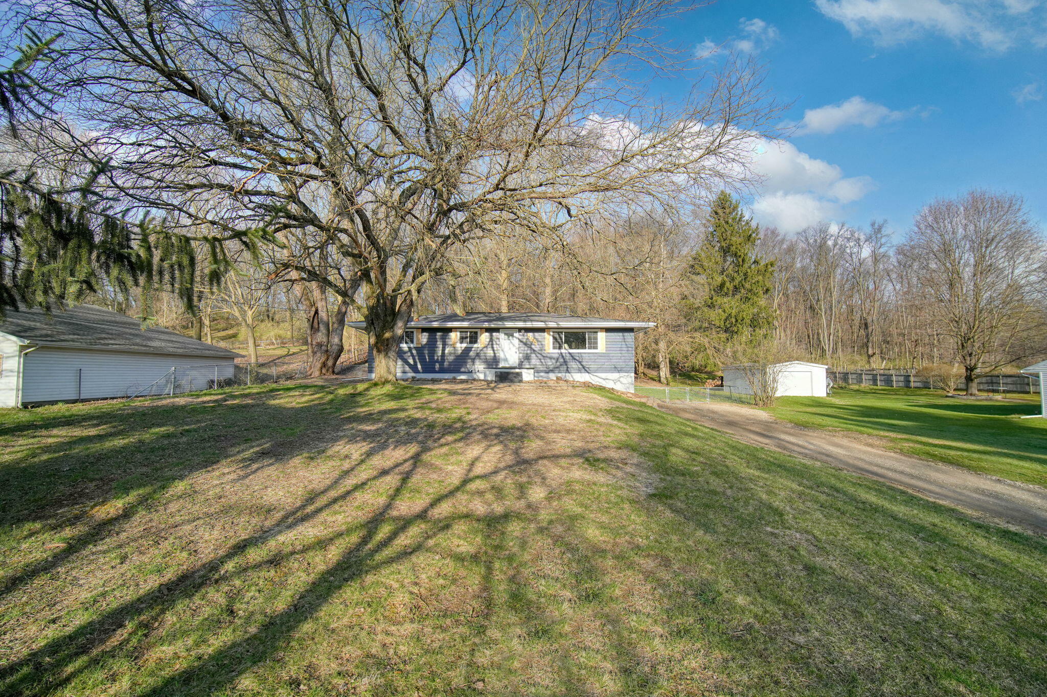 Property Photo:  4276 Indian Trail  MI 49201 