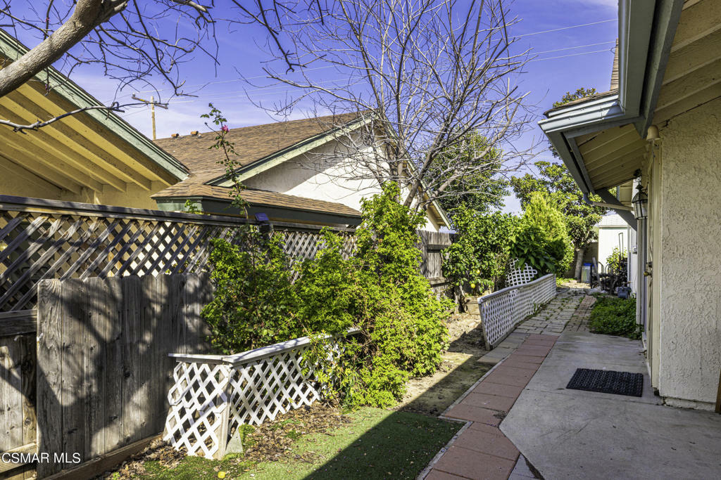 Property Photo:  930 Stanford Drive  CA 93065 