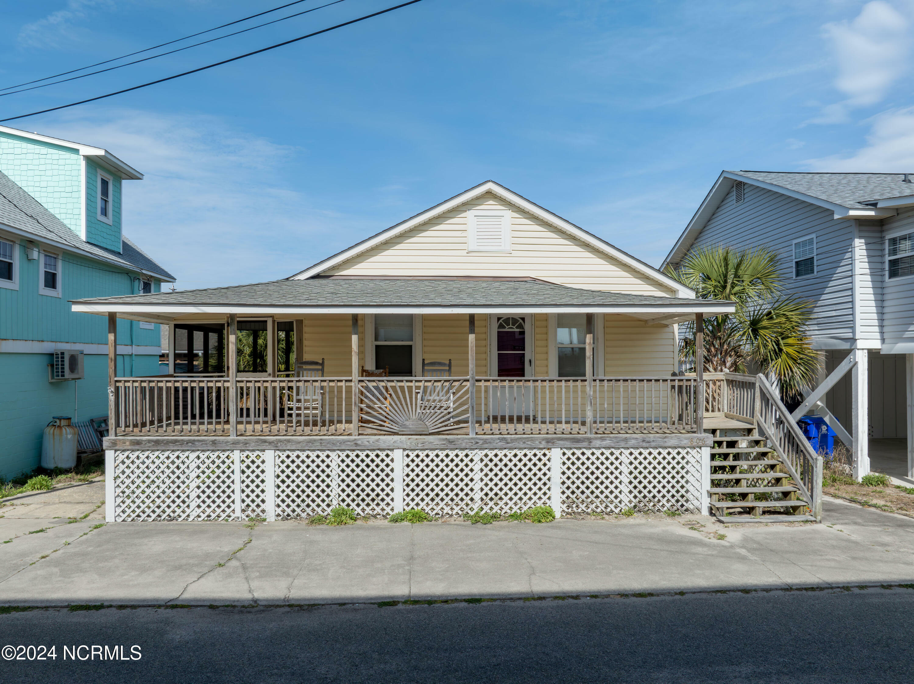 Property Photo:  806 Carolina Beach Avenue S  NC 28428 