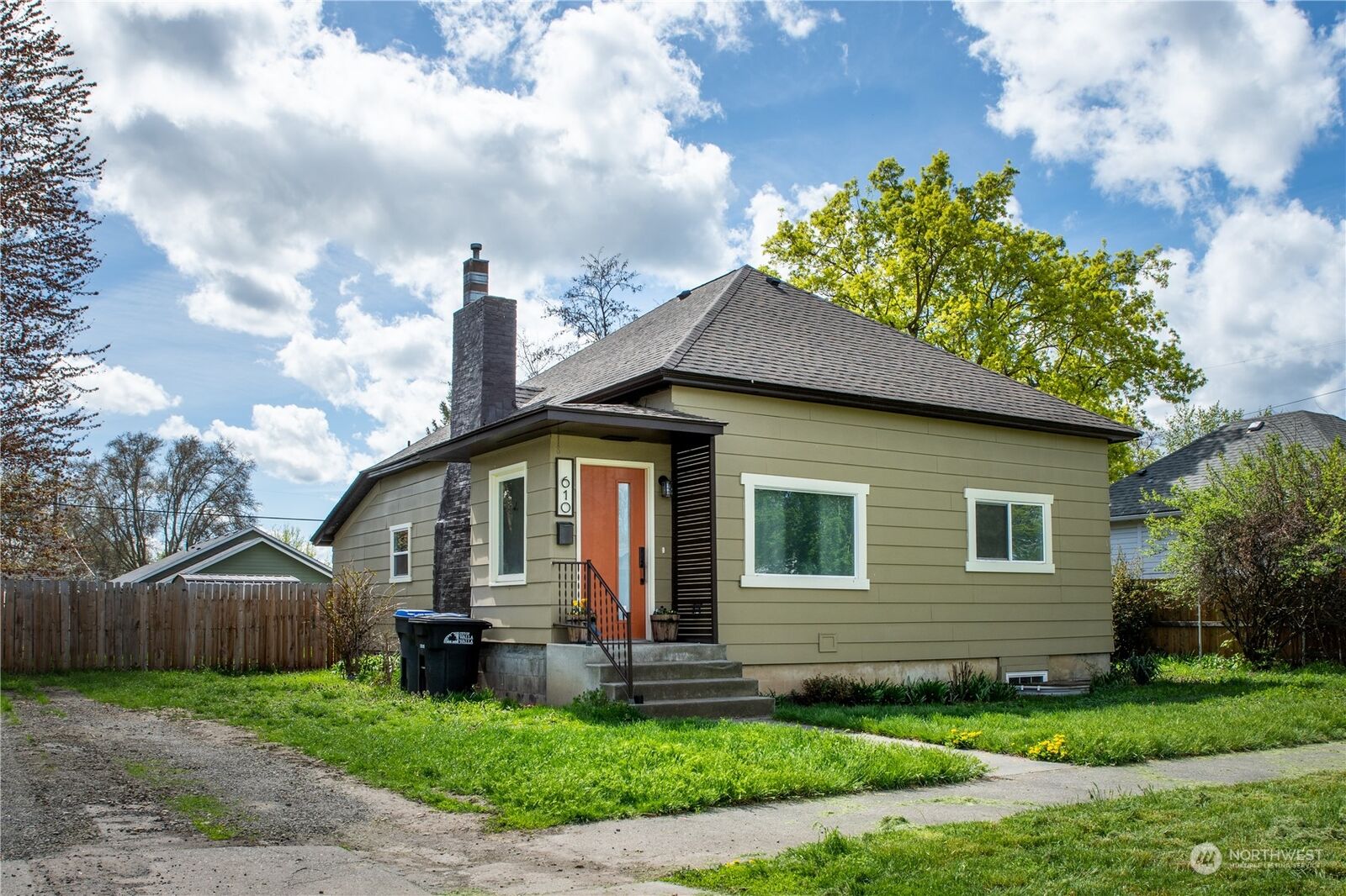 Property Photo:  610 Balm Street  WA 99362 