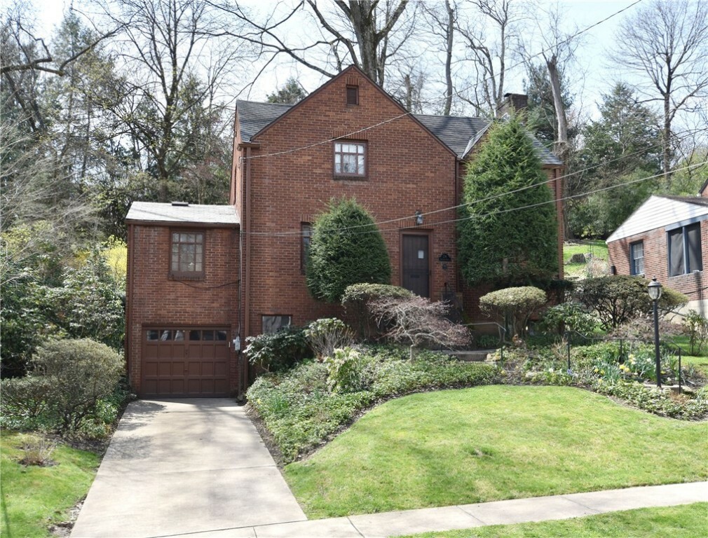 Property Photo:  24 Brucewood Dr  PA 15228 