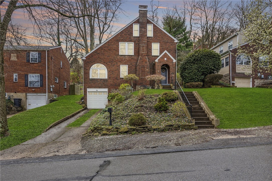 Property Photo: 700 Cascade Rd PA 15221