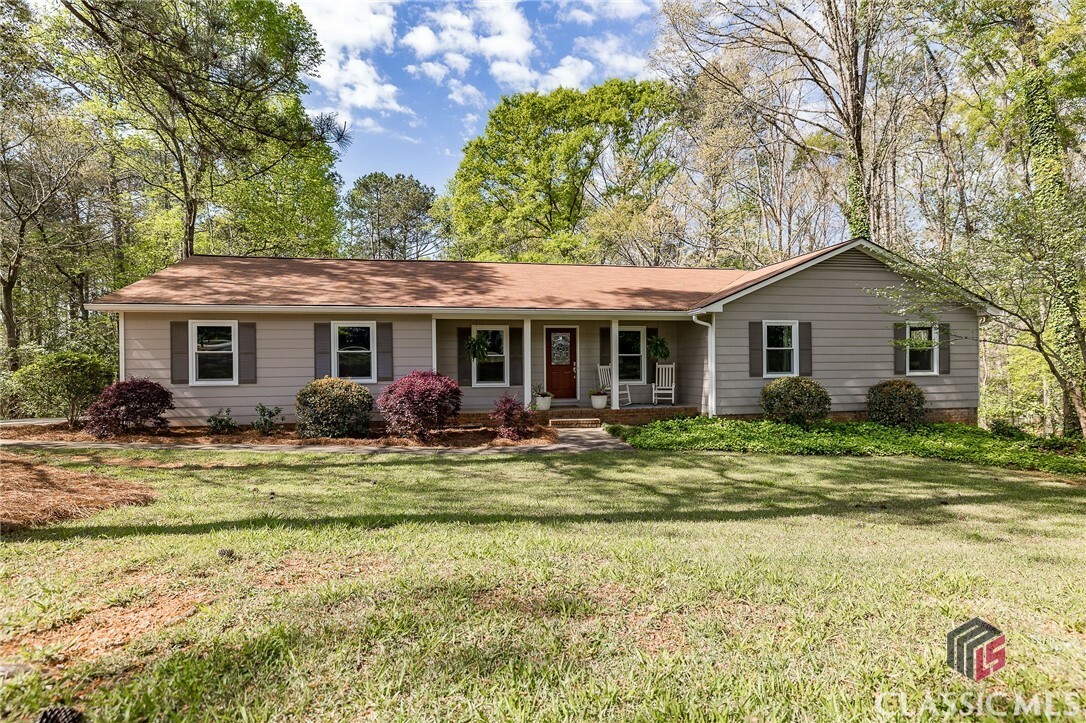 Property Photo:  231 Tawnyberry Drive  GA 30606 