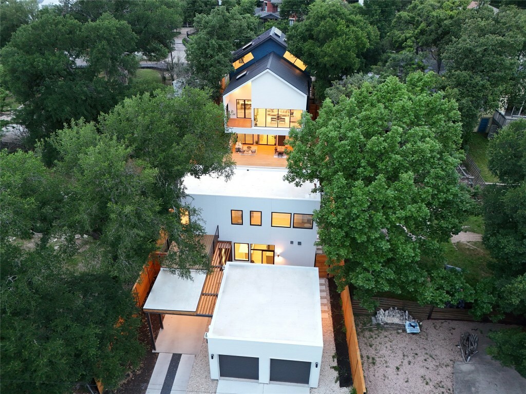 Property Photo:  613 W Lynn Street  TX 78703 