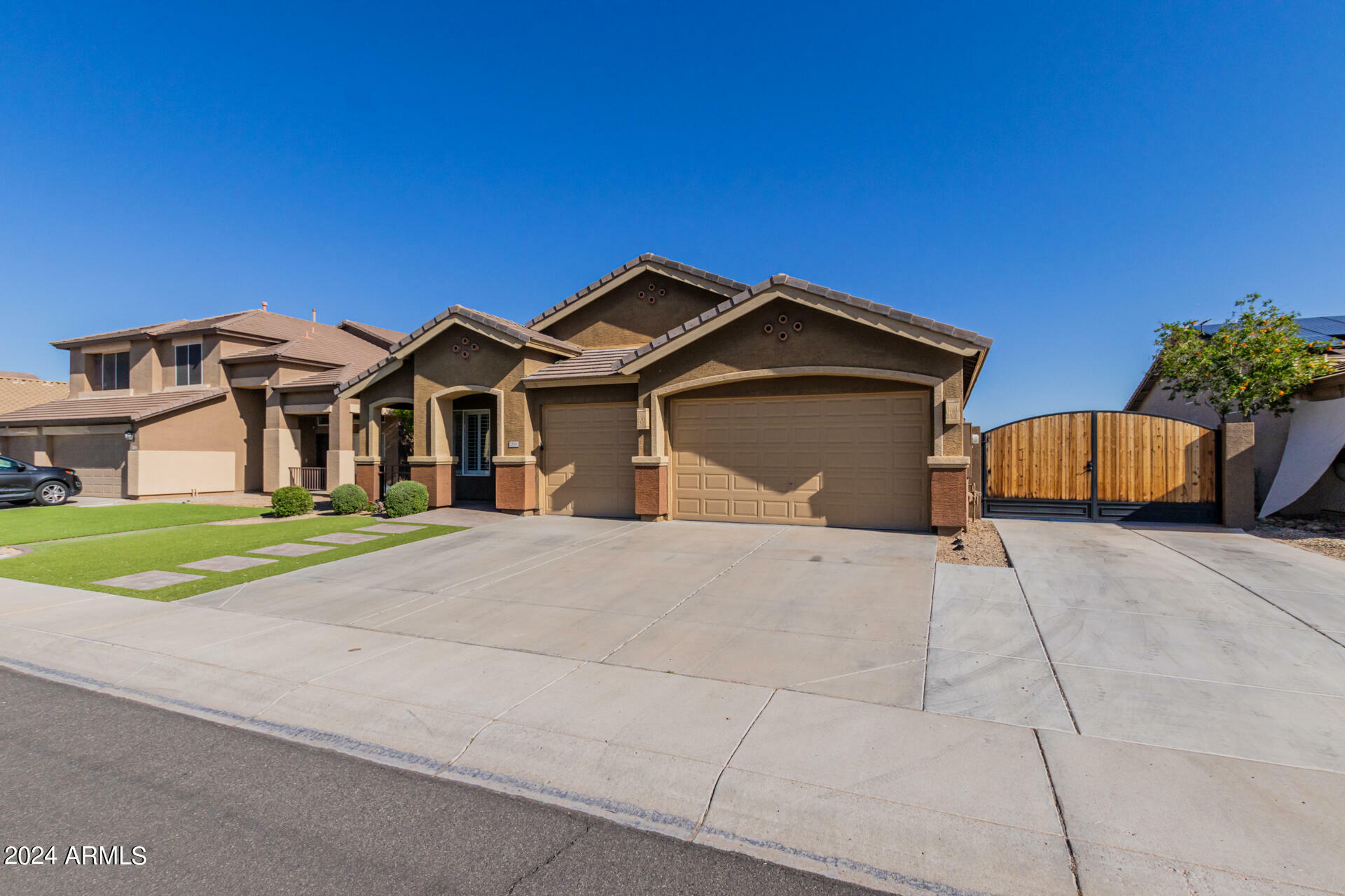 Property Photo:  7816 W Donald Drive  AZ 85383 