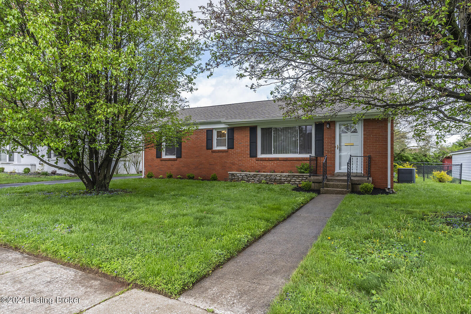 Property Photo:  489 Barkley Dr  KY 40503 