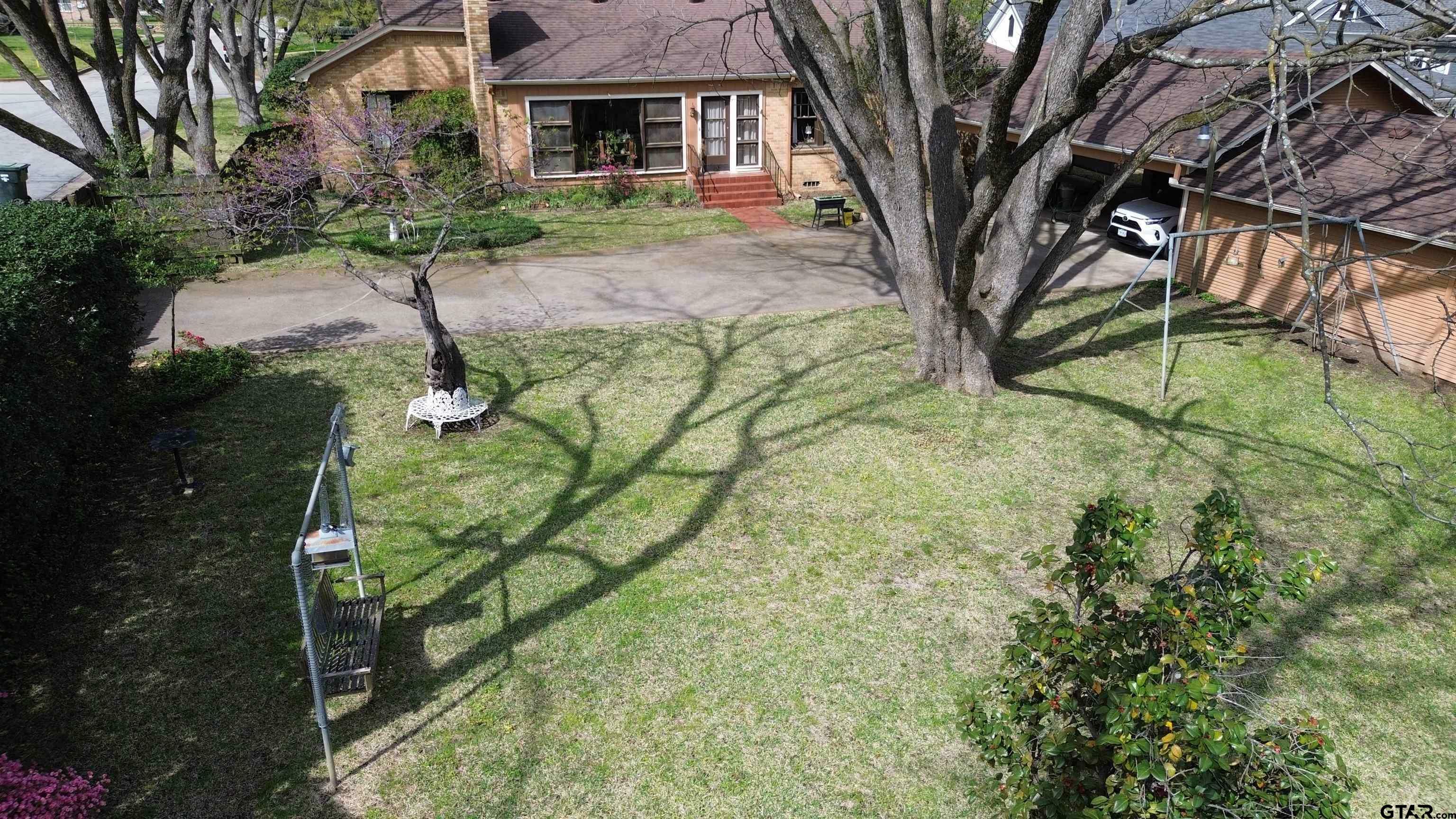 Property Photo:  118 S Mahon Ave  TX 75702 