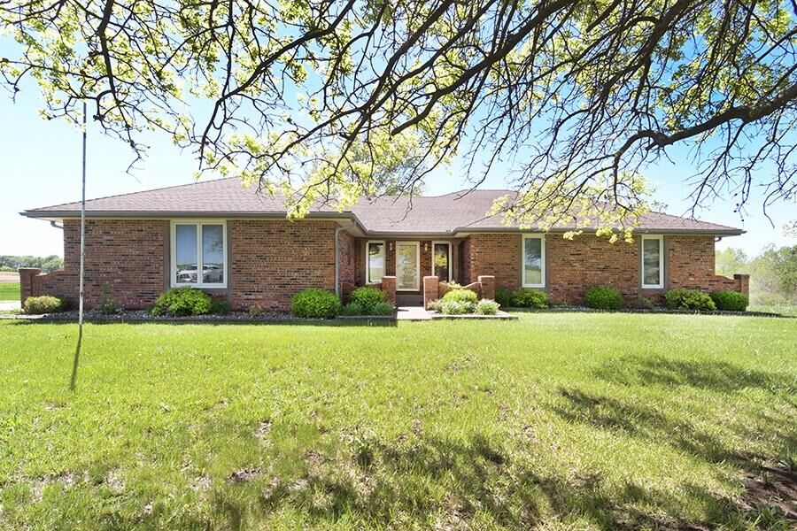 Home for sale in Spring Hill: 20660 S Lackman Road, Spring Hill, KS 66083 - Vimarsana News