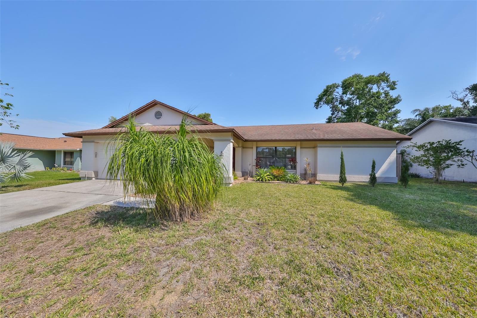 Property Photo:  2608 Bridle Drive  FL 33566 