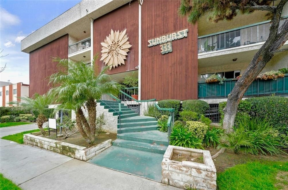 Property Photo:  333 Burchett Street 210  CA 91203 