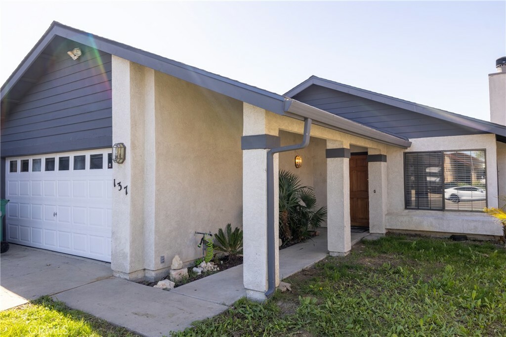 Property Photo:  137 E Vintage Street  CA 93444 