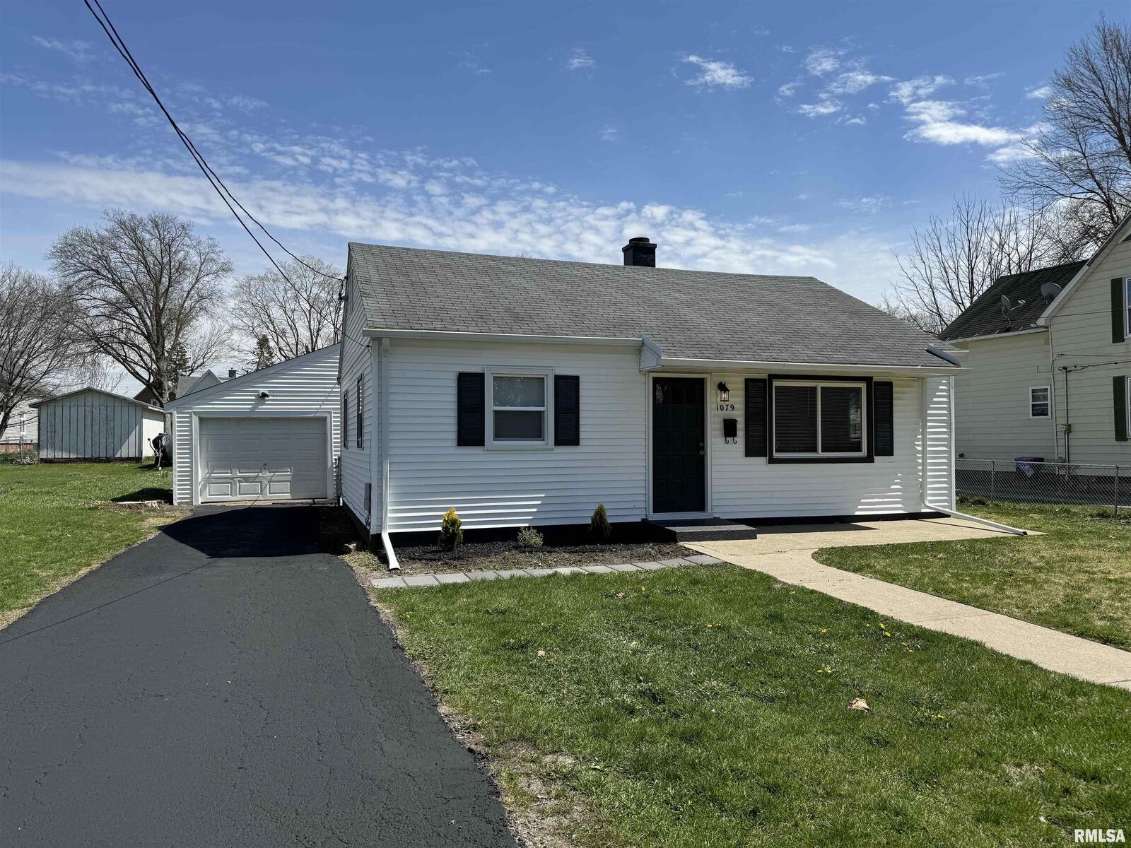 Property Photo: 1079 Huber Avenue IL 61401