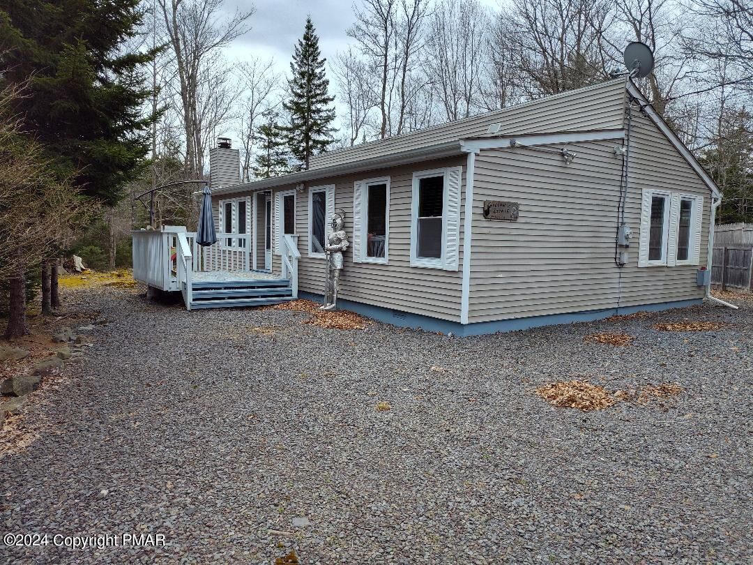 Property Photo: 240 Choctaw Drive PA 18347