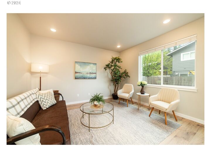 Property Photo:  11091 SE Mitchell St  OR 97266 