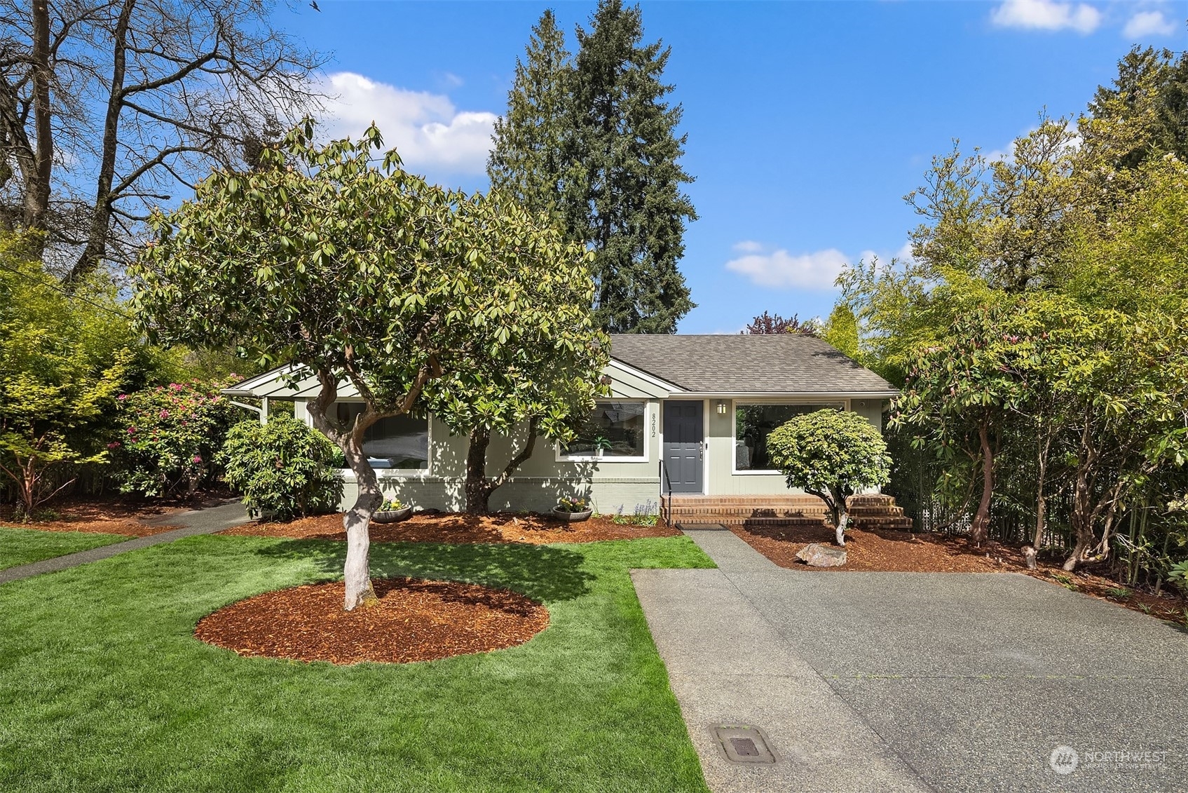 Property Photo:  8202 S 116th Street  WA 98178 