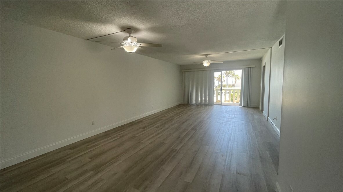 Property Photo:  4049 Ocean Drive 105  FL 32963 