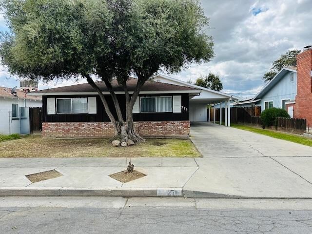 Property Photo:  271 Buchanan Street  CA 93210 