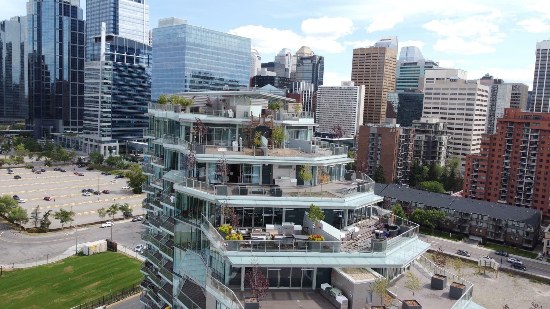 Property Photo:  738 1 Avenue SW 1307  AB T2P 5G8 