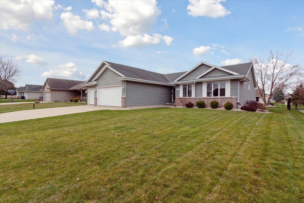 Property Photo:  2623 Meadowview Drive  WI 53546 