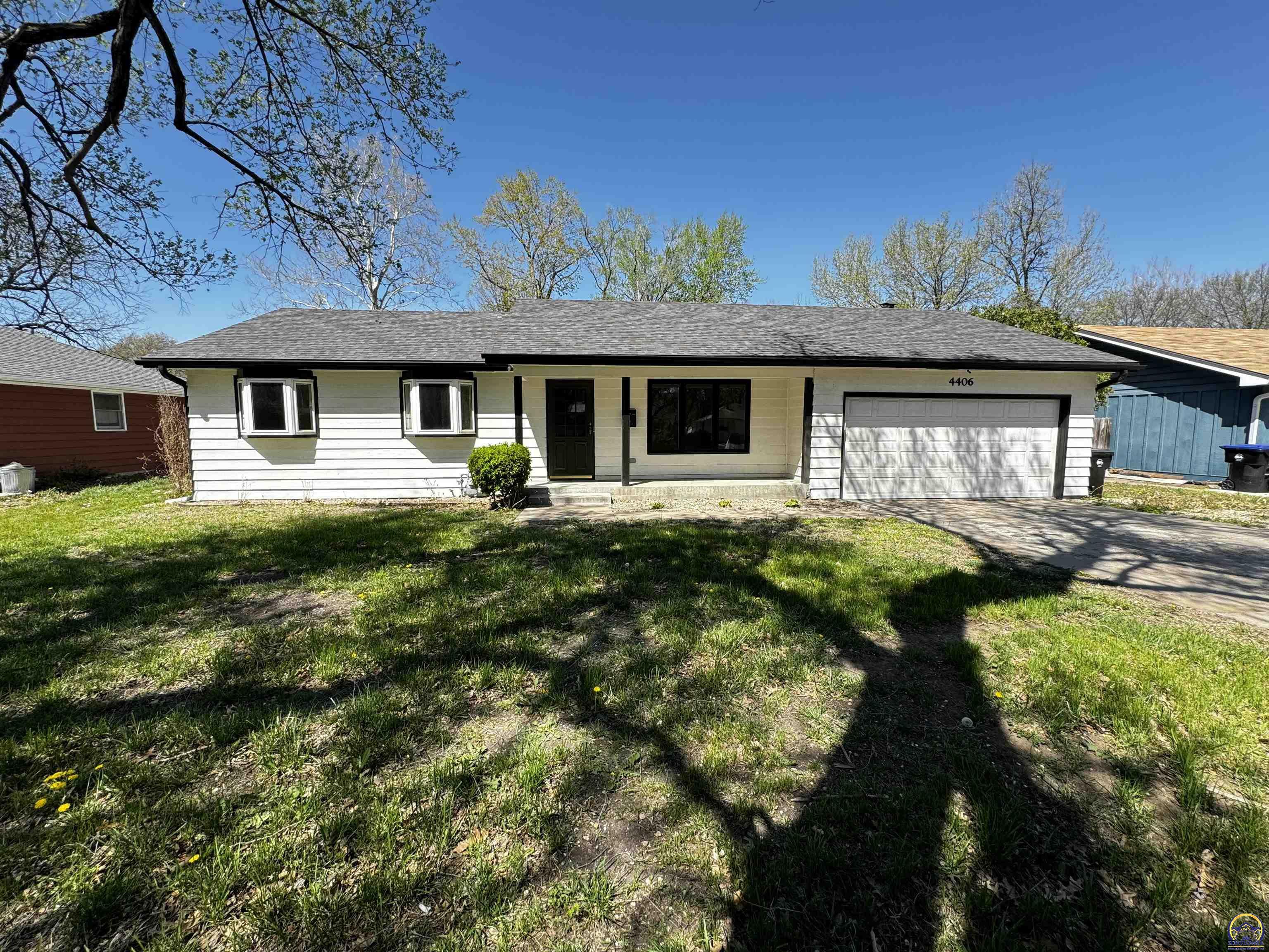 Property Photo:  4406 SW 17th St  KS 66604 