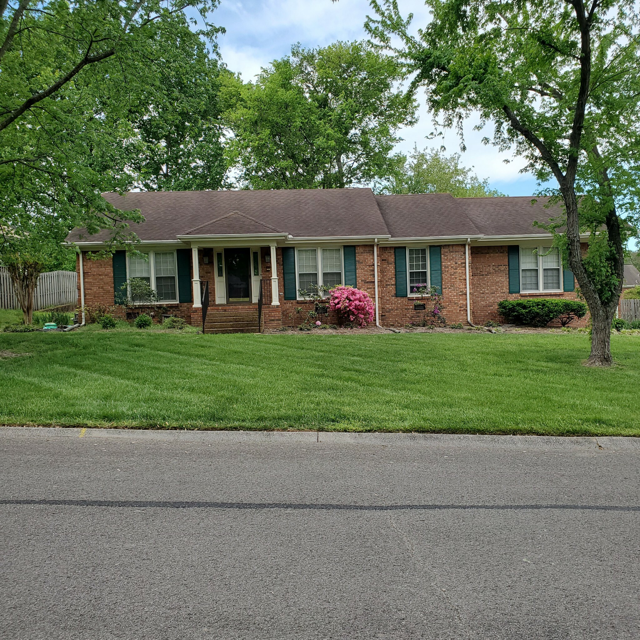 Property Photo:  917 Fireside Ct  TN 37027 