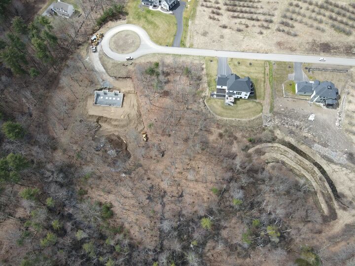 Property Photo:  9 McIntosh Hollow Road  NH 03087 