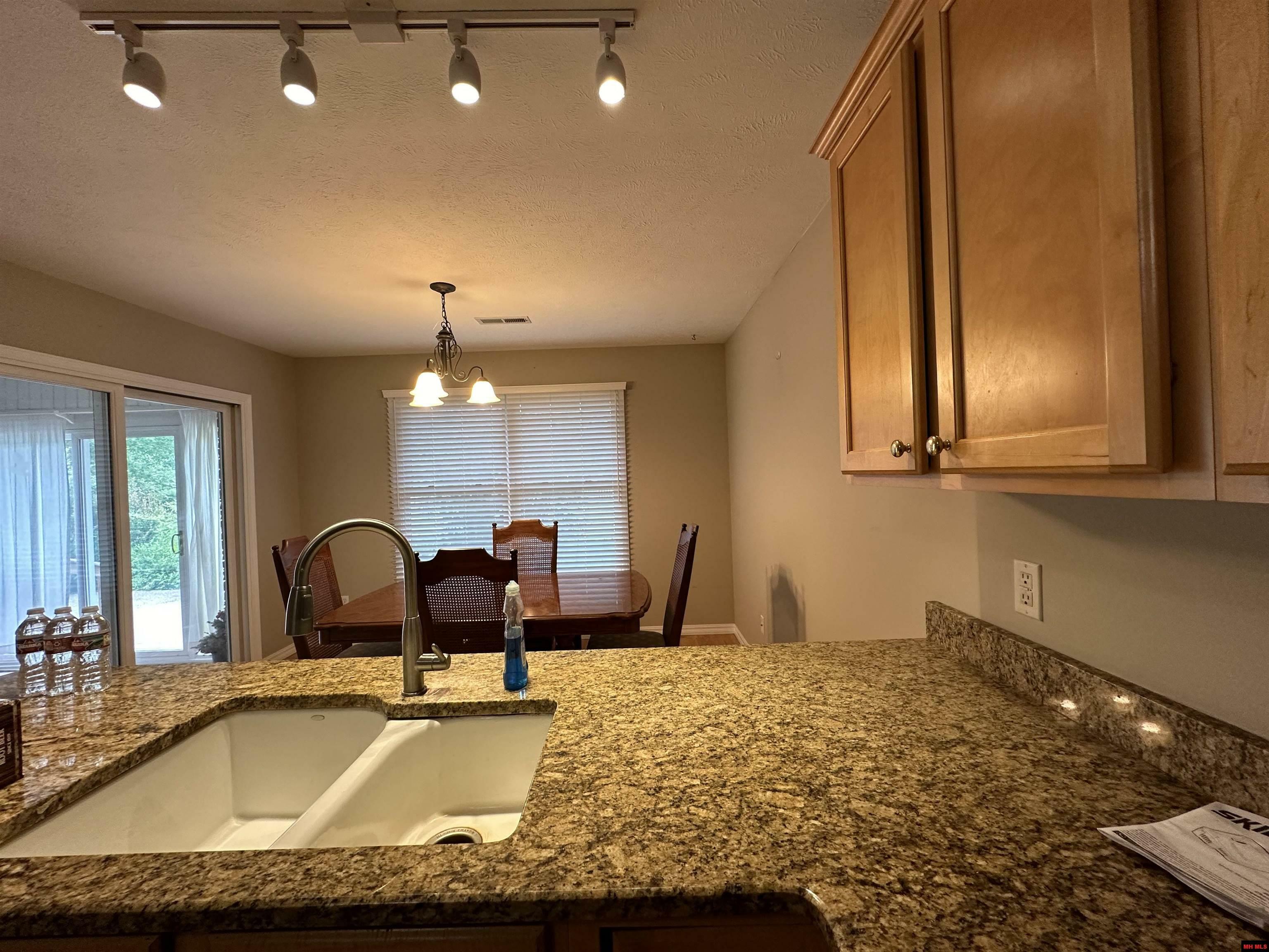 Property Photo:  1322 Cottonwood Court  AR 72653 