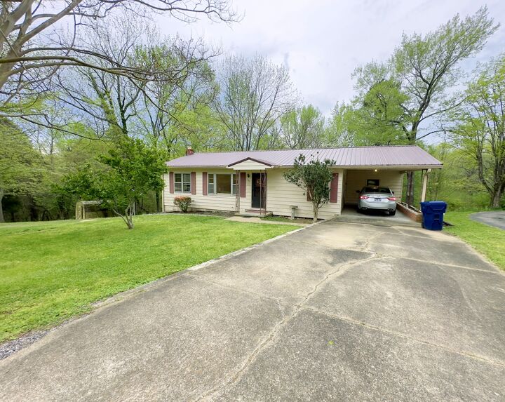 320 Castle Ln  Dover TN 37058 photo