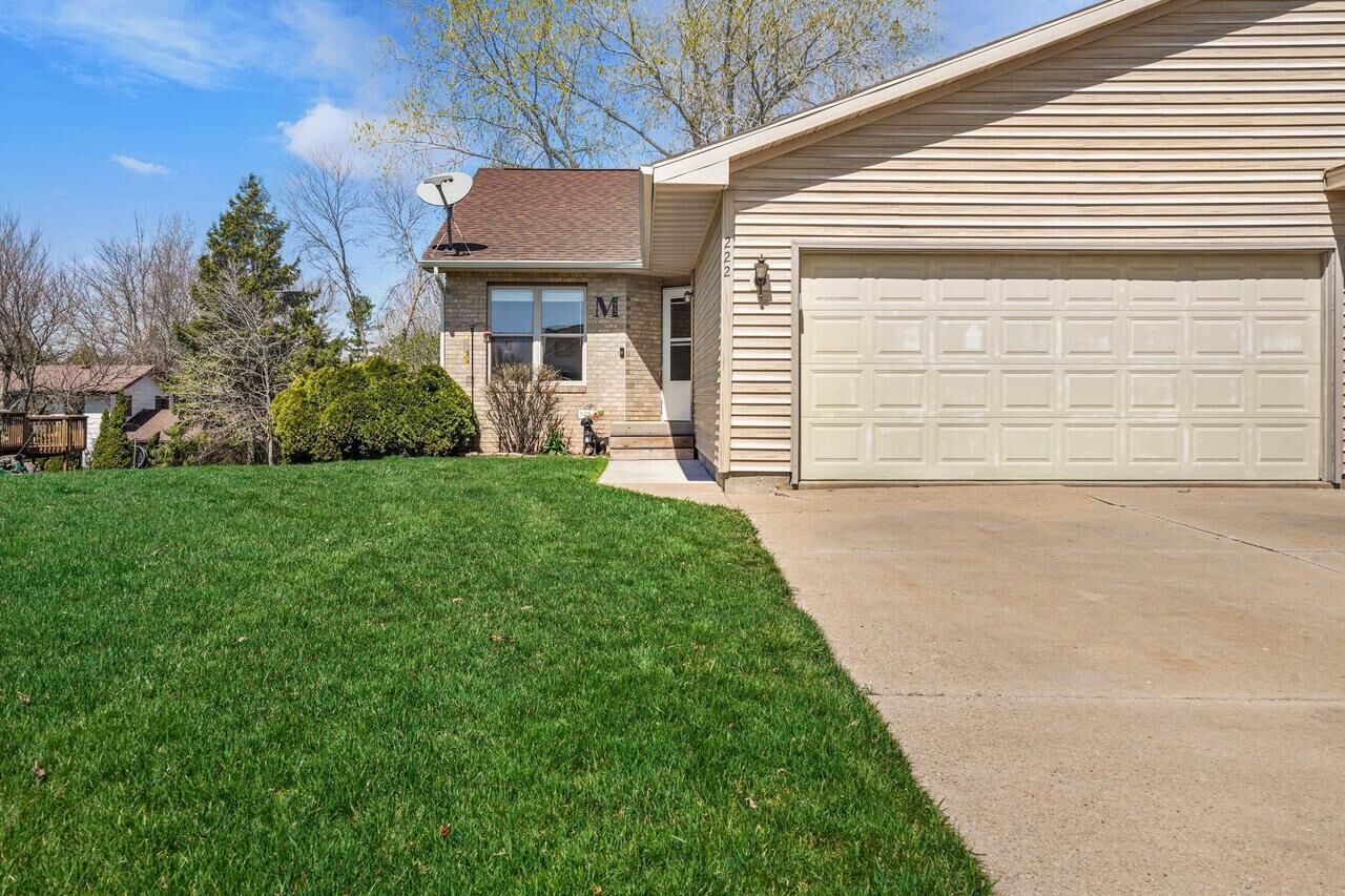 Property Photo:  222 West Parry Street  WI 53533 