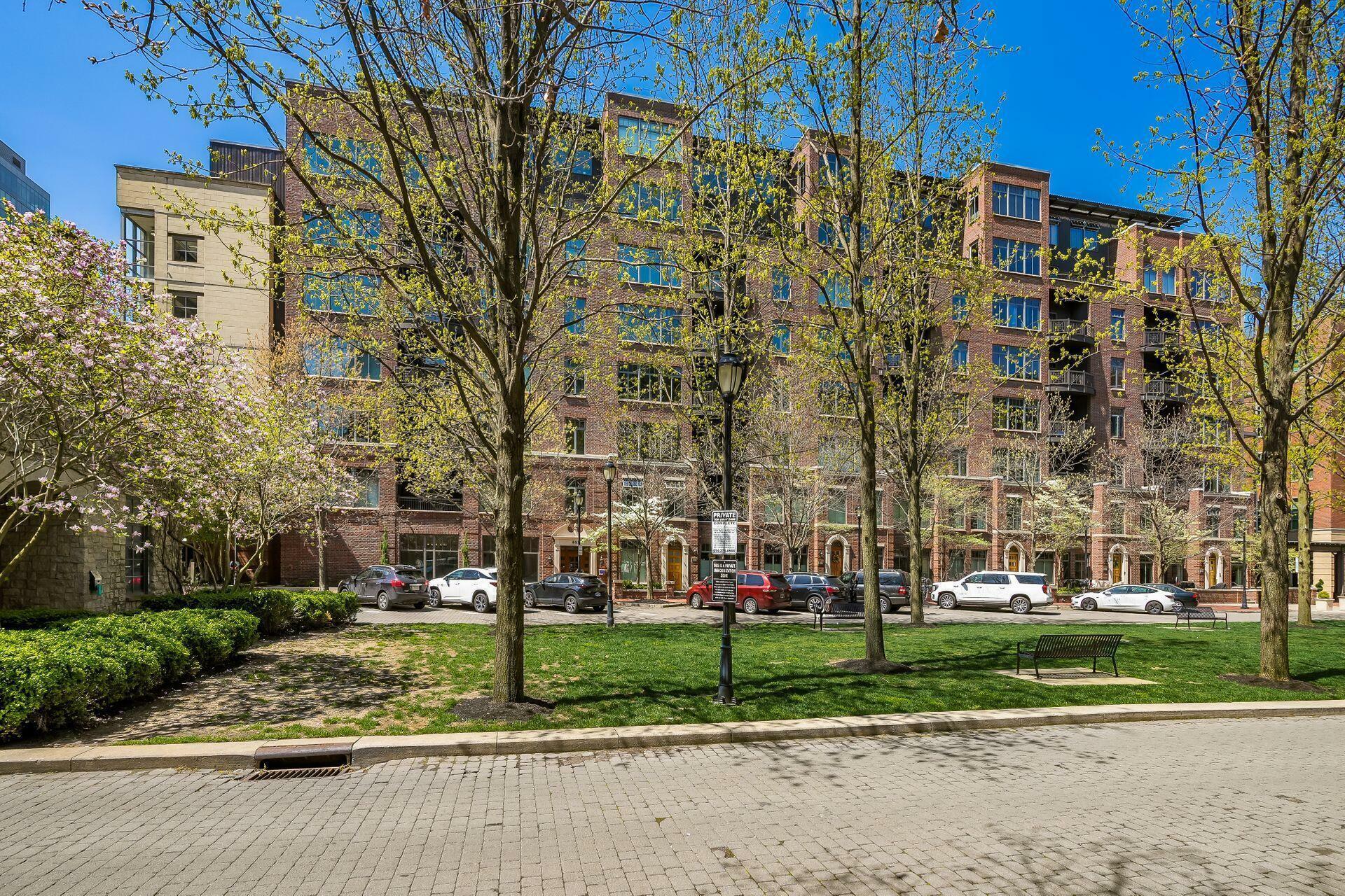 Property Photo: 251 Daniel Burnham Square OH 43215