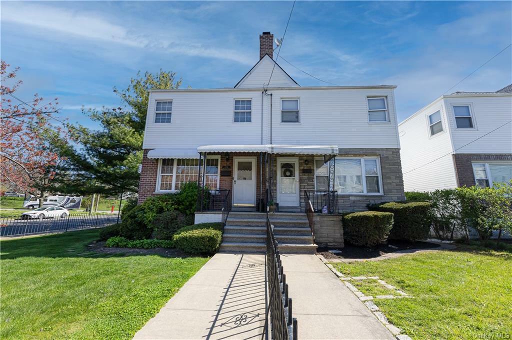 Property Photo:  298 Hollywood Avenue  NY 10465 