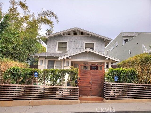 Property Photo:  9 Vicente Terrace  CA 90401