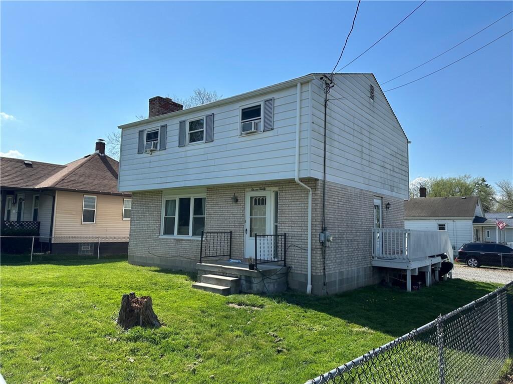 Property Photo:  1190 Lewis Ave  PA 15108 