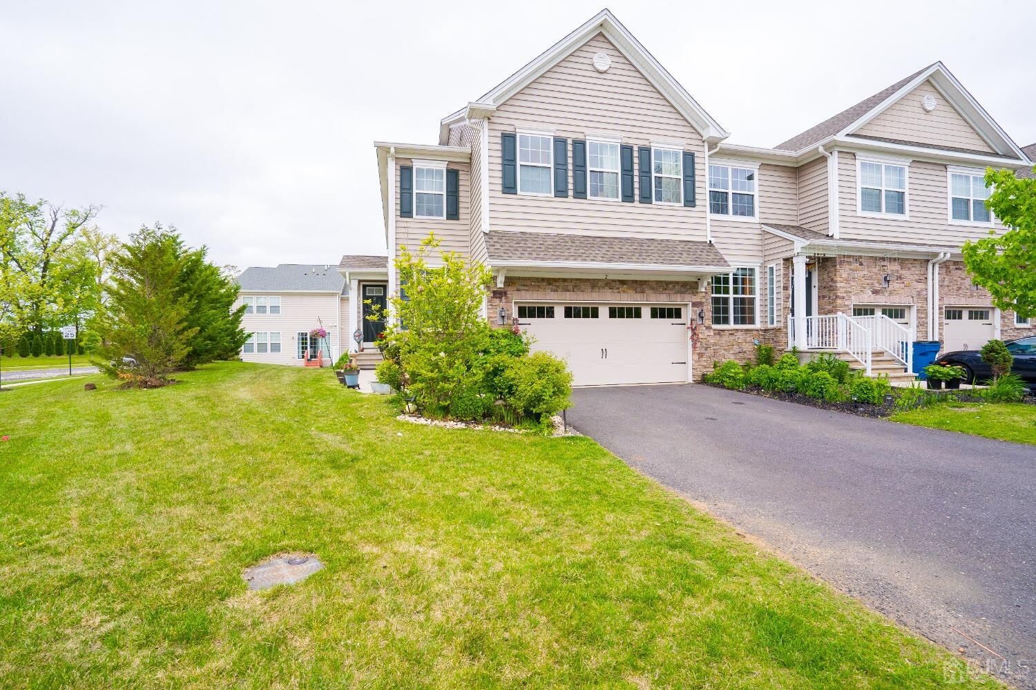 Property Photo:  2 Woodrose Lane  NJ 08831 