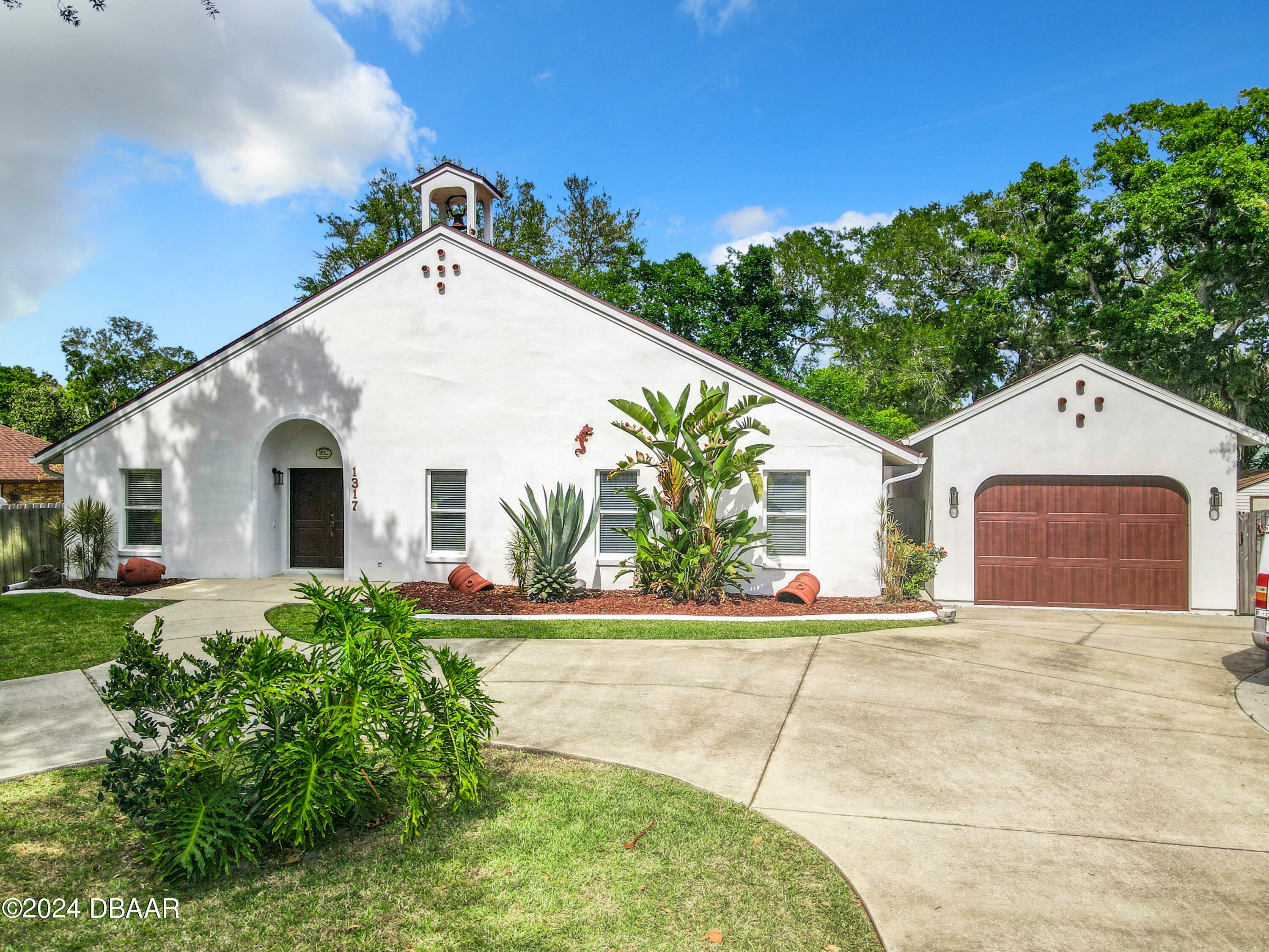 Property Photo:  1317 N Beach Street  FL 32174 