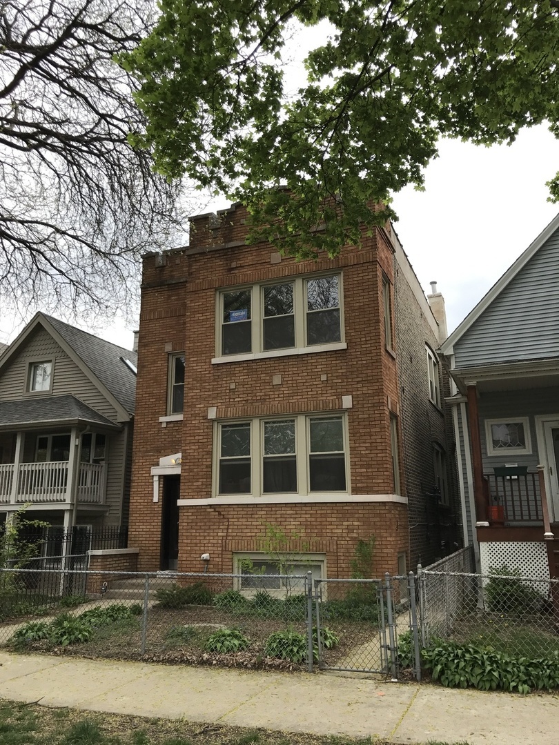 Property Photo: 4243 N Bernard Street 1 IL 60618