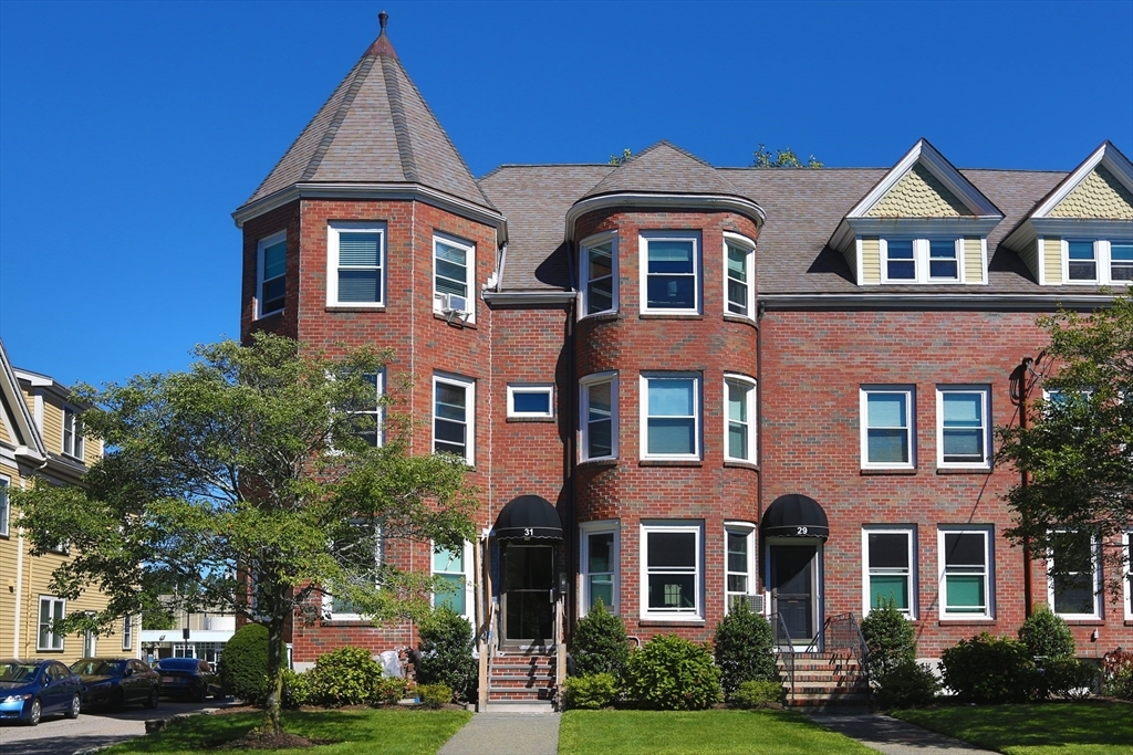 Property Photo:  31 Highland Aveue 7  MA 02460 