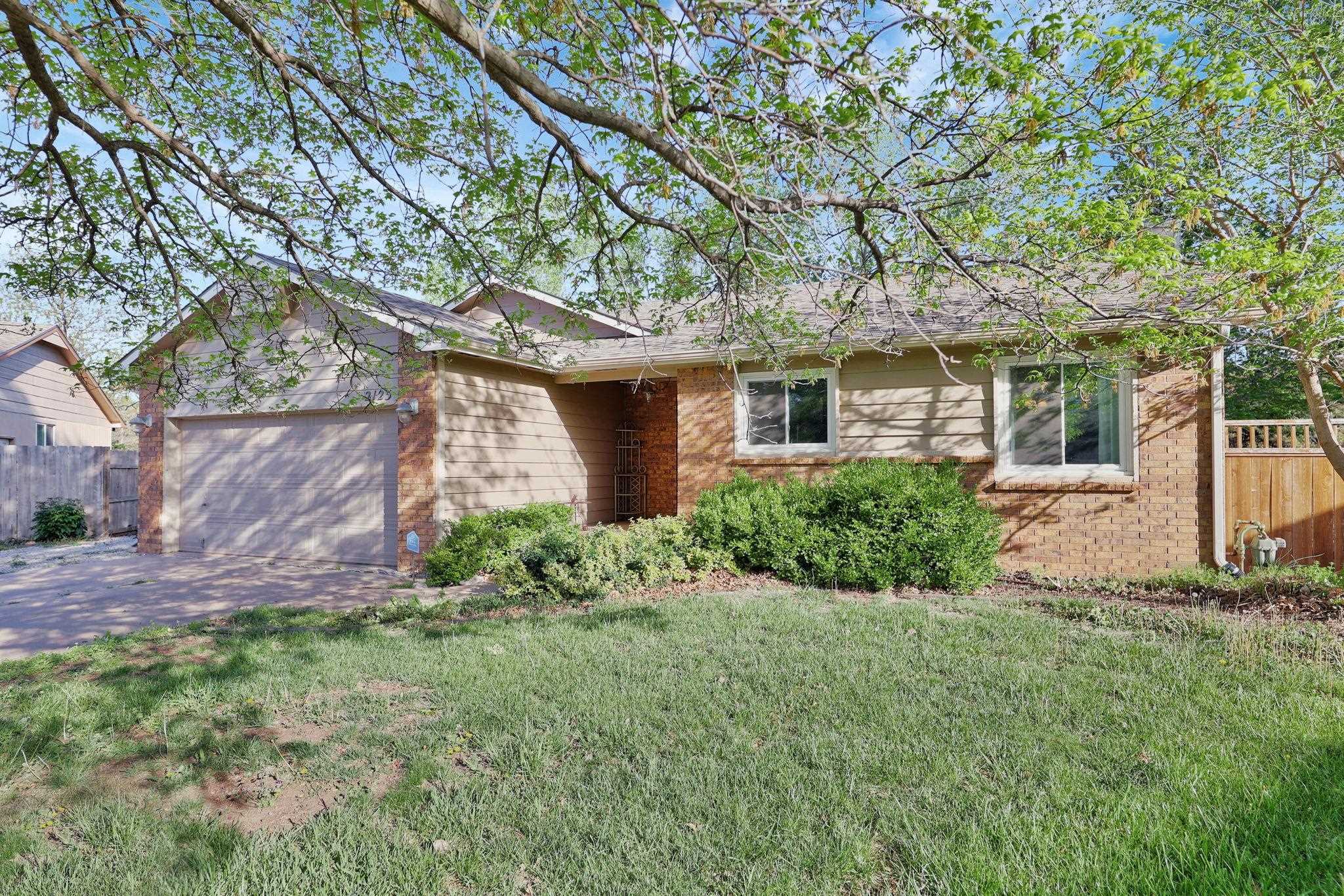 Property Photo:  2125 N Murray Cir  KS 67212 