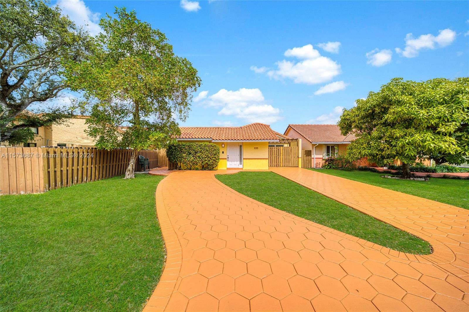 Property Photo: 11319 SW 74th Ter FL 33173