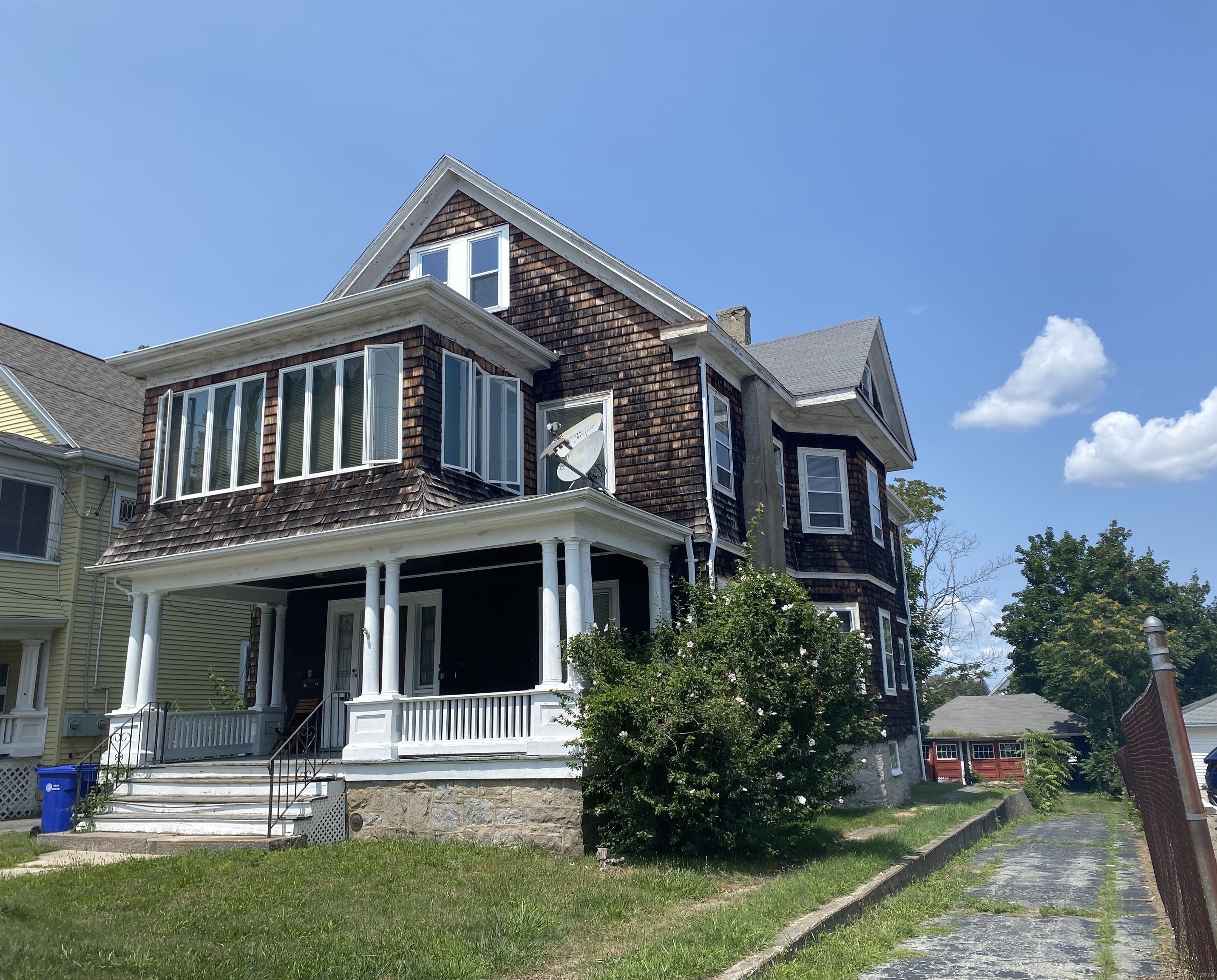 Property Photo:  43 Squire Street  CT 06320 